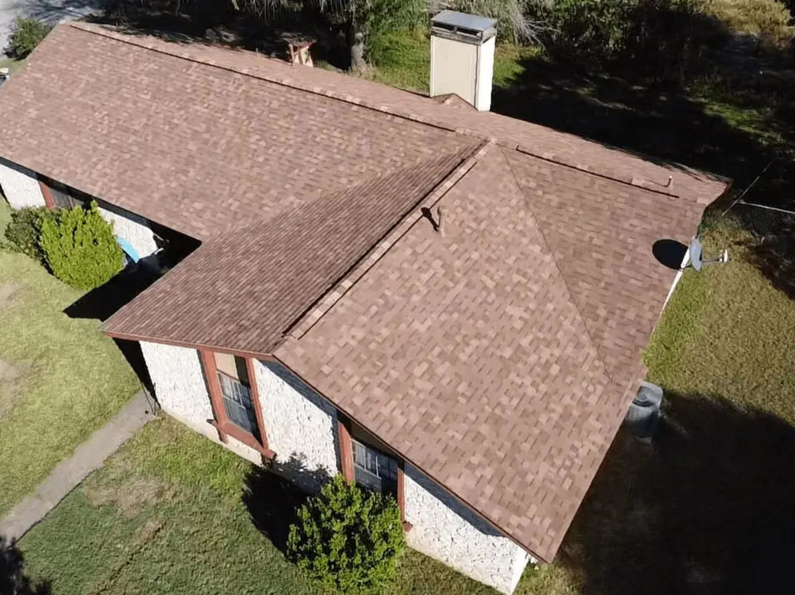 asphalt roofing shingles